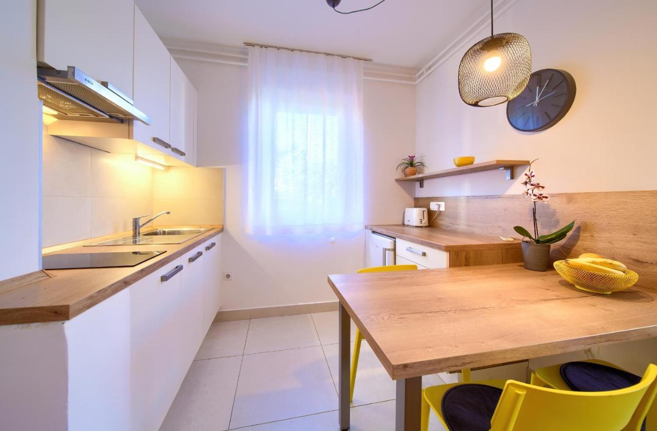Apartments Meri Njivice Ngoại thất bức ảnh