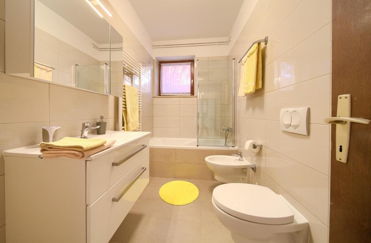 Apartments Meri Njivice Ngoại thất bức ảnh