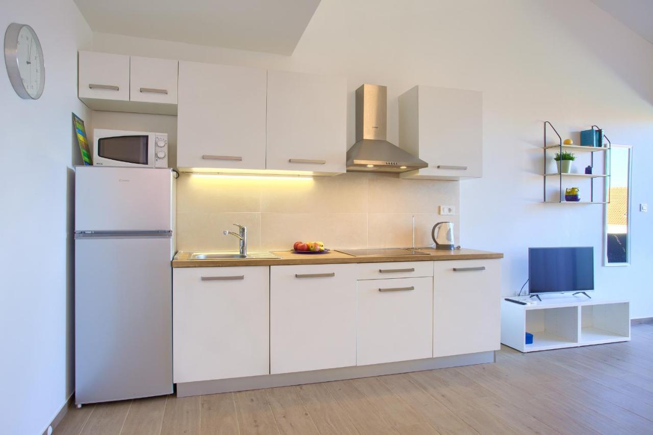 Apartments Meri Njivice Ngoại thất bức ảnh