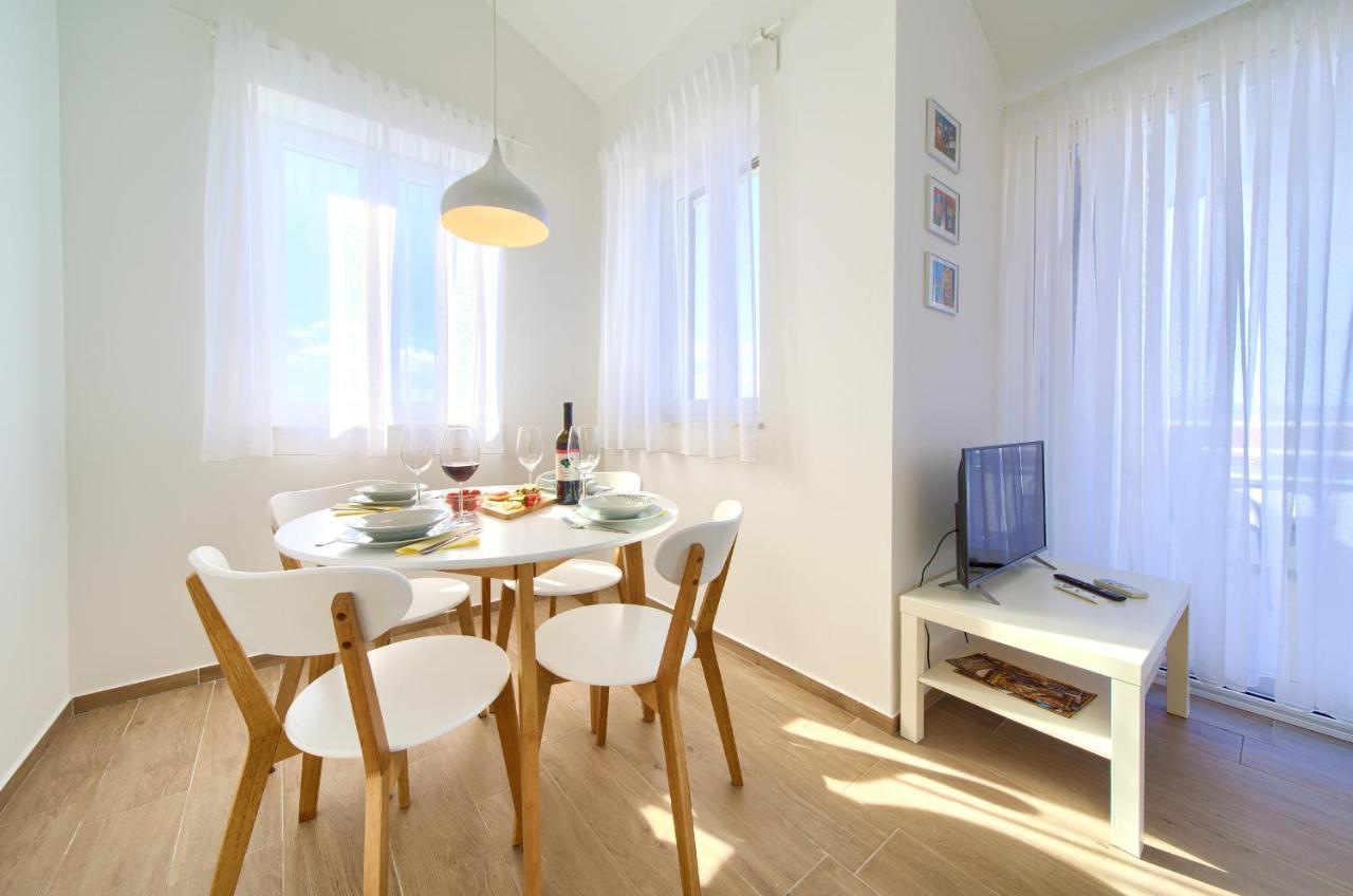 Apartments Meri Njivice Ngoại thất bức ảnh